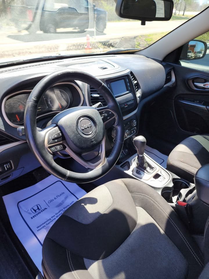 2016 Jeep Cherokee Sport - Photo 8