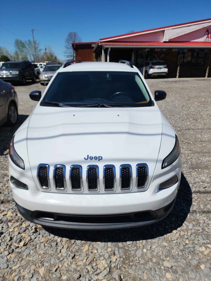 2016 Jeep Cherokee Sport's photo