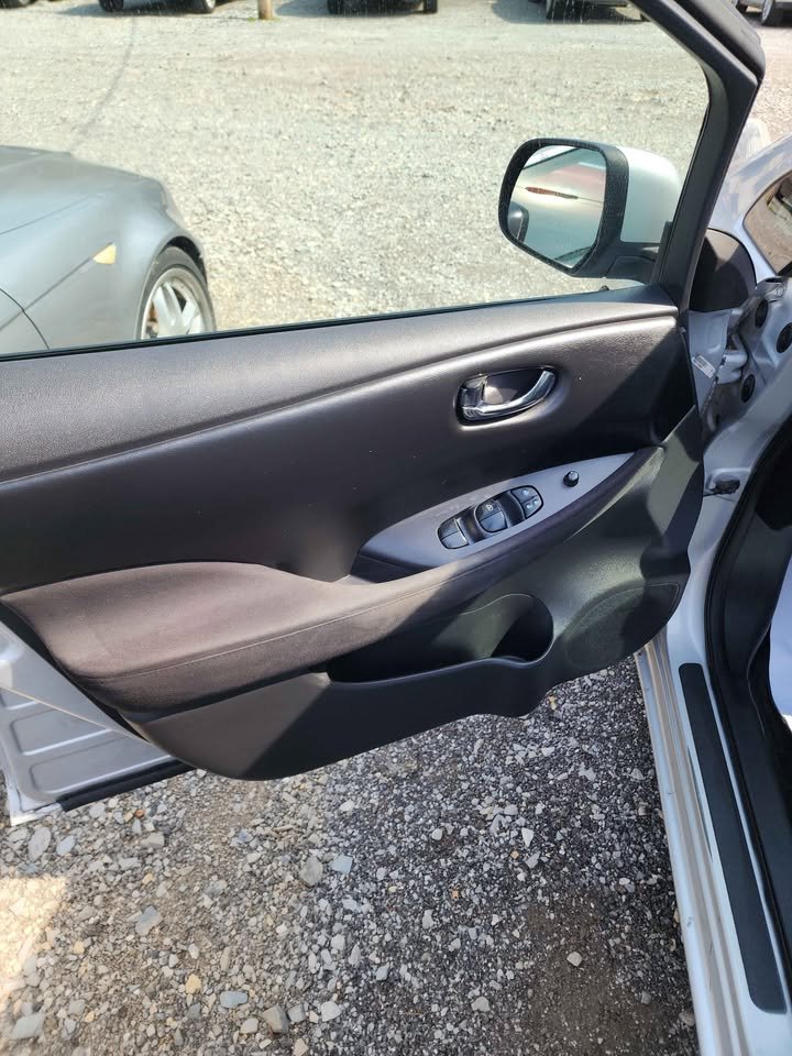 2014 Nissan LEAF S - Photo 6