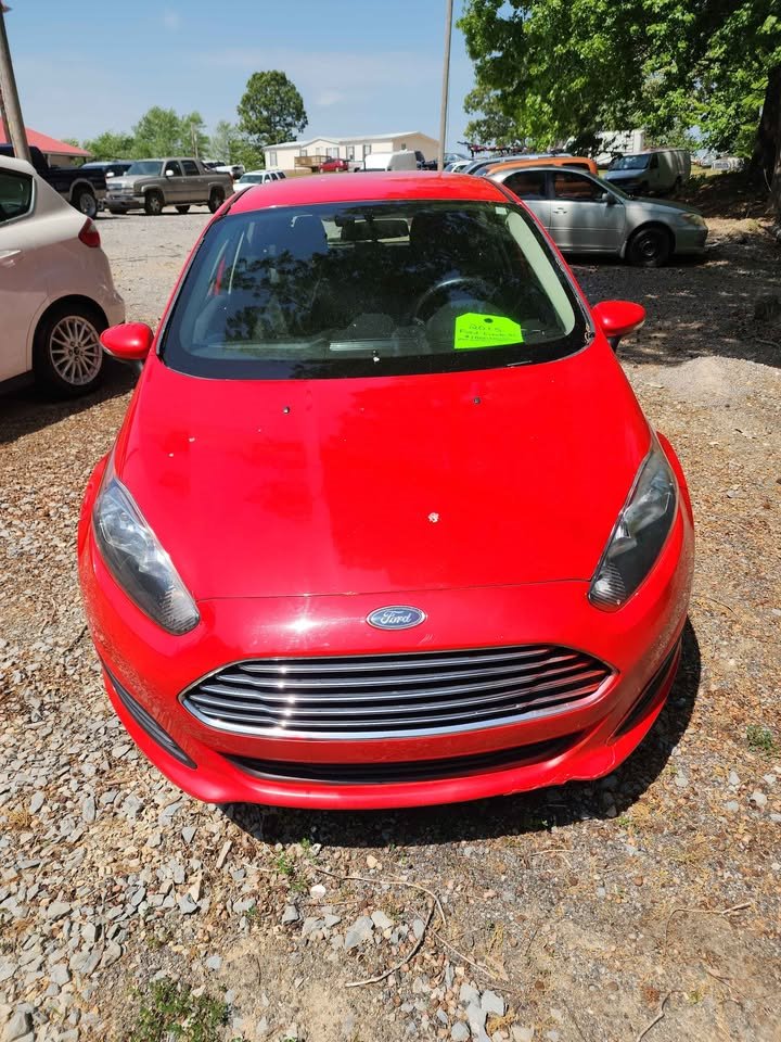 2015 Ford Fiesta SE Hatch's photo